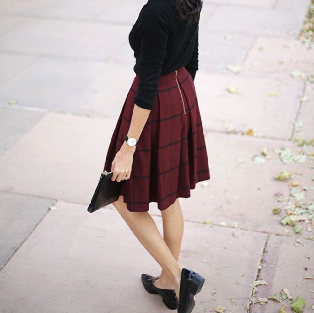 Banana Republic high waist pleated knee leng skirt